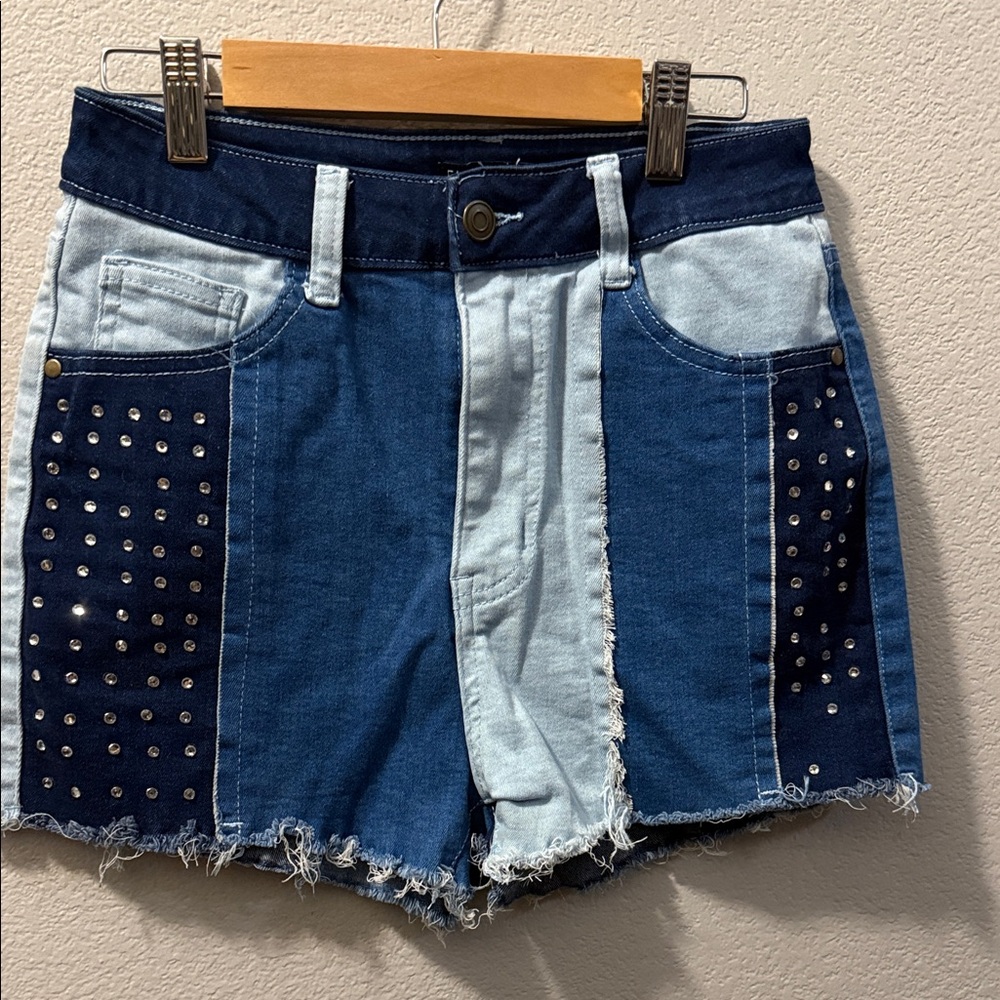 ❤️❤️clearance//Two-Tone Denim Studded Women's Shorts - Blue fashionnova